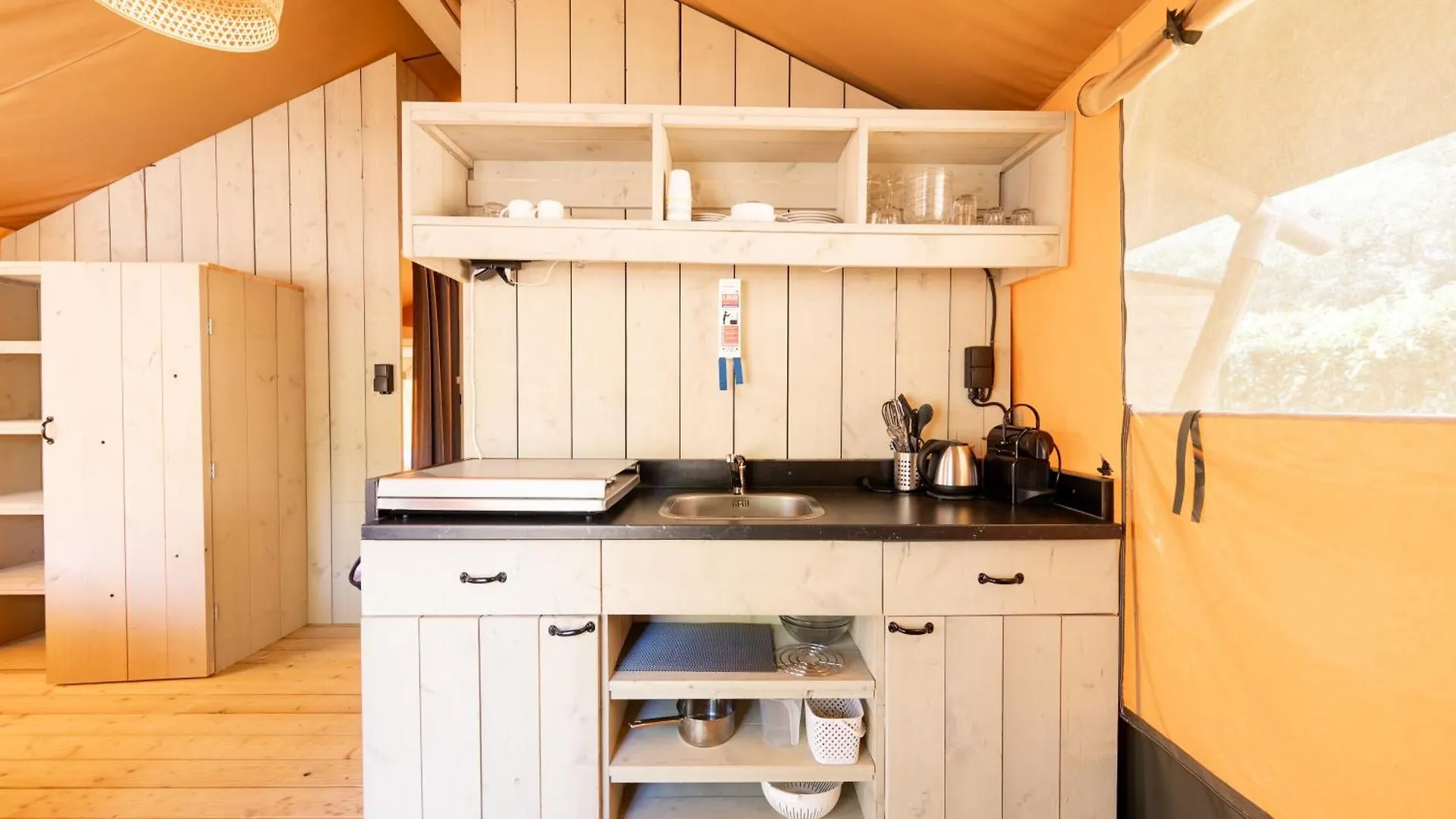 Luxe tent Glamping Cote D'Azur Hotel Roquebrune-sur-Argens Frankrijk